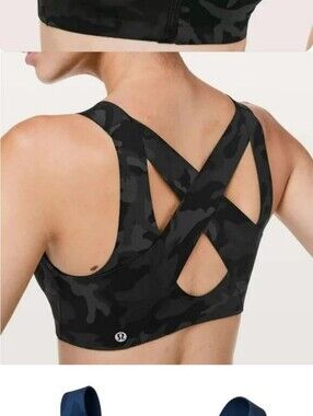 lululemon athletica Black Camouflage Front-Zip Sports Bra - 38D